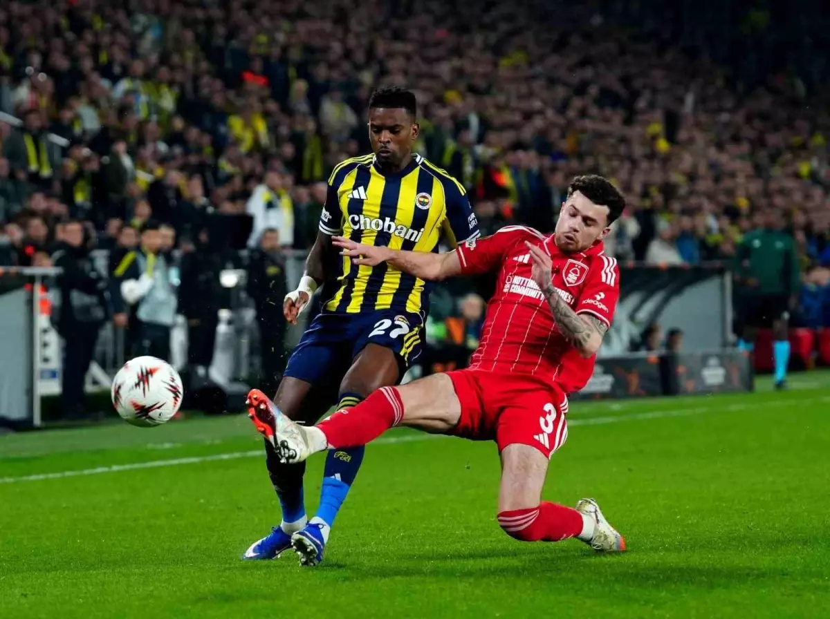 UEFA Avrupa Ligi: Fenerbahçe: 0 Nottingham Forest: 2 (İlk yarı)