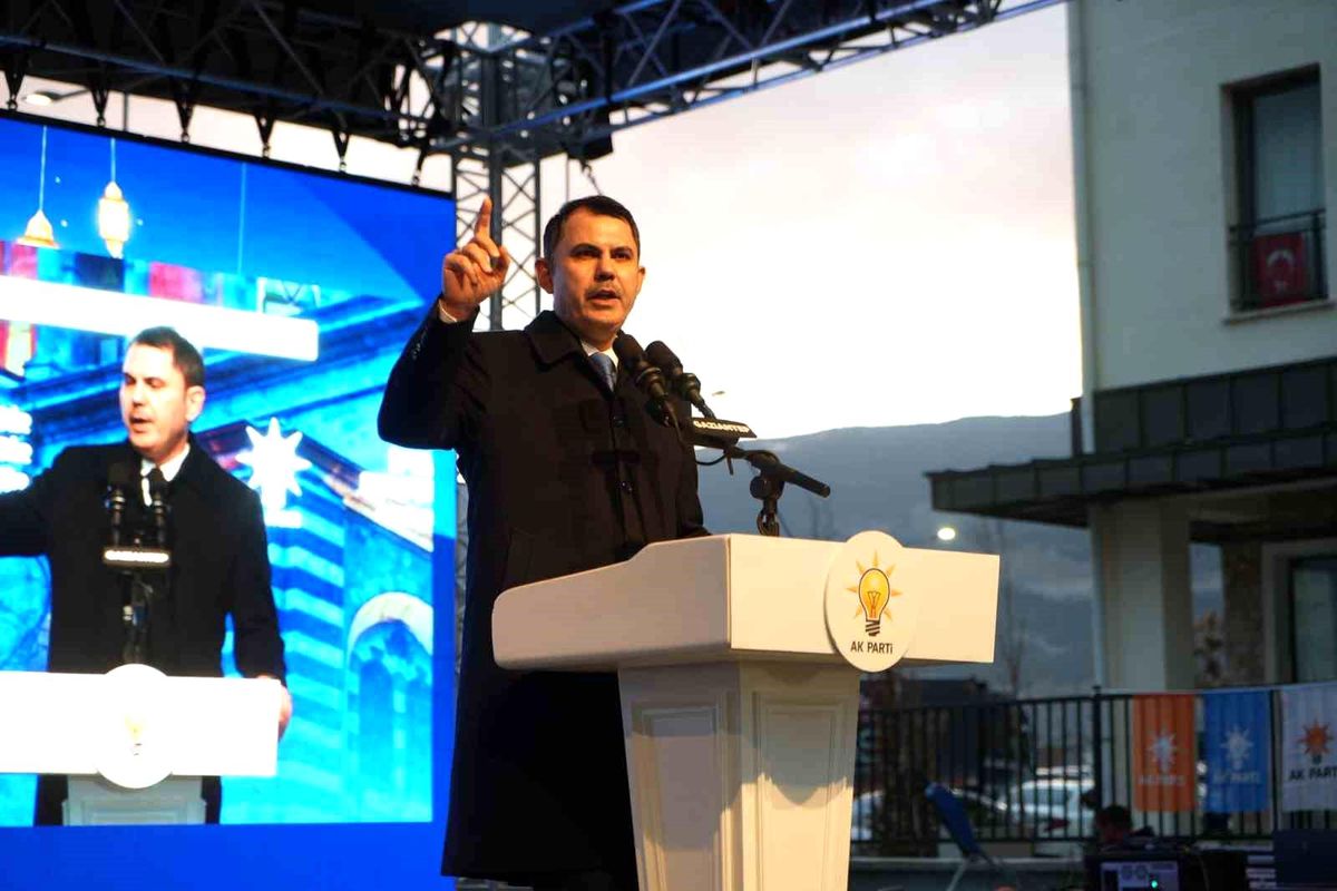 Bakan Kurum: "Depremden bu yana felaket üzerinden siyaset kurdular, depremzede kardeşlerimizin yuvasına ka...