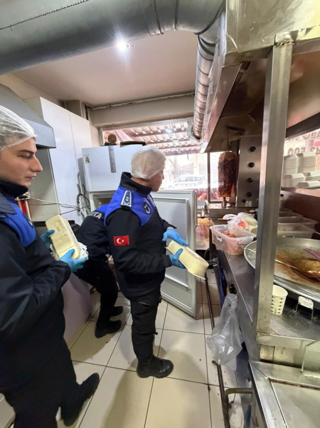 bilecik teki fast food dukkaninda hijyen skandali 19585855 4608 m