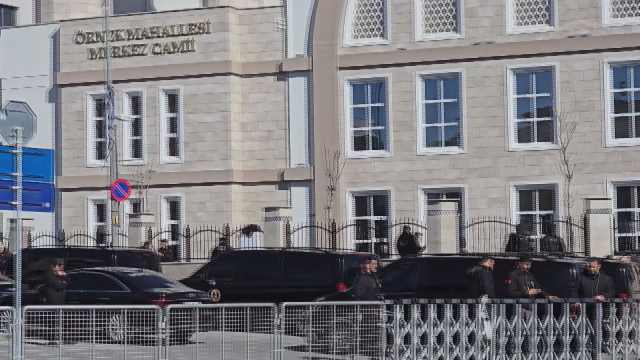 cumhurbaskani erdogan a cuma namazinda surpriz 19586664 9030 m