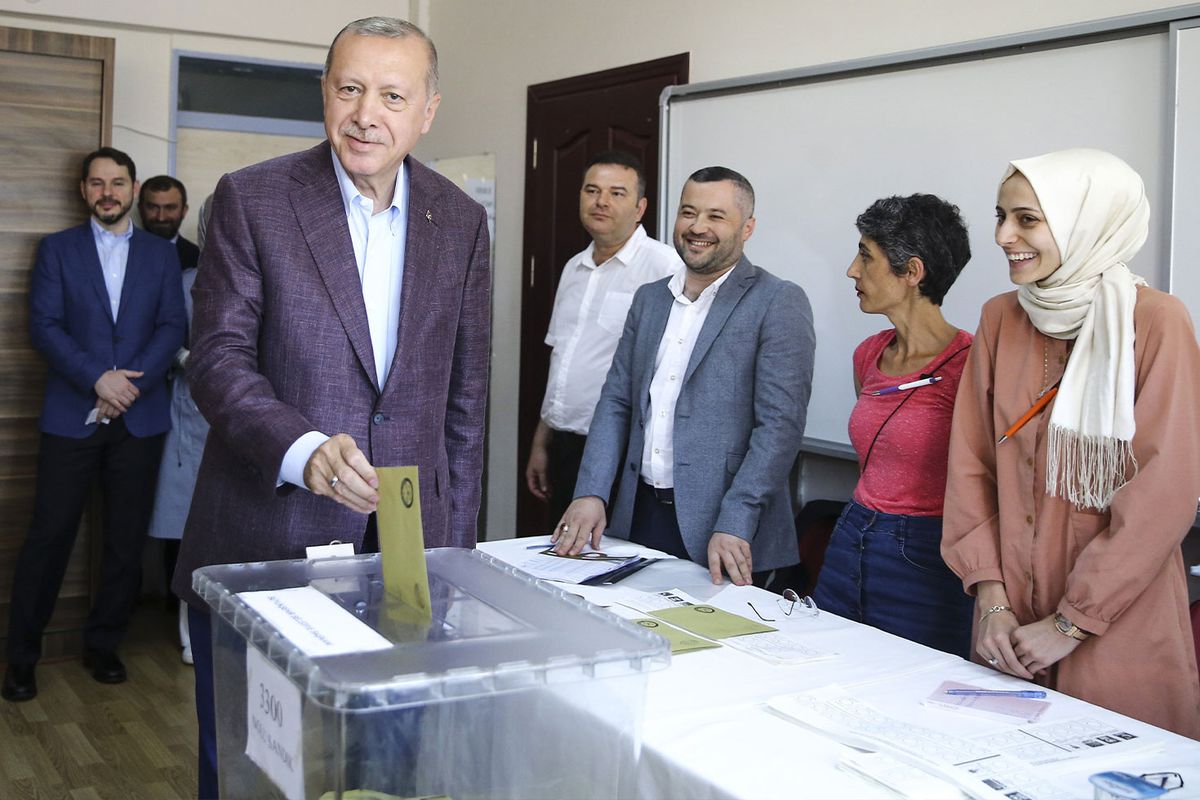 Cumhurbaşkanı Erdoğan tekrar aday olacak mı? AK Parti'den net 'erken seçim' açıklaması