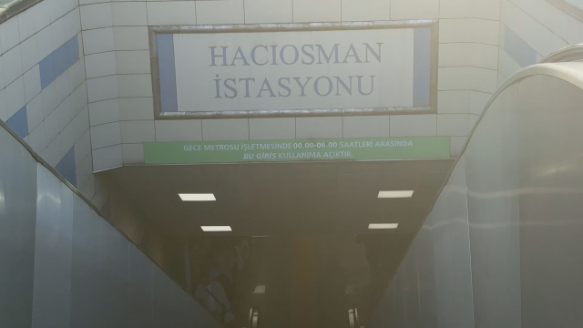 haciosman metro istasyonu nda raylara atlayan 19587193 4540 m