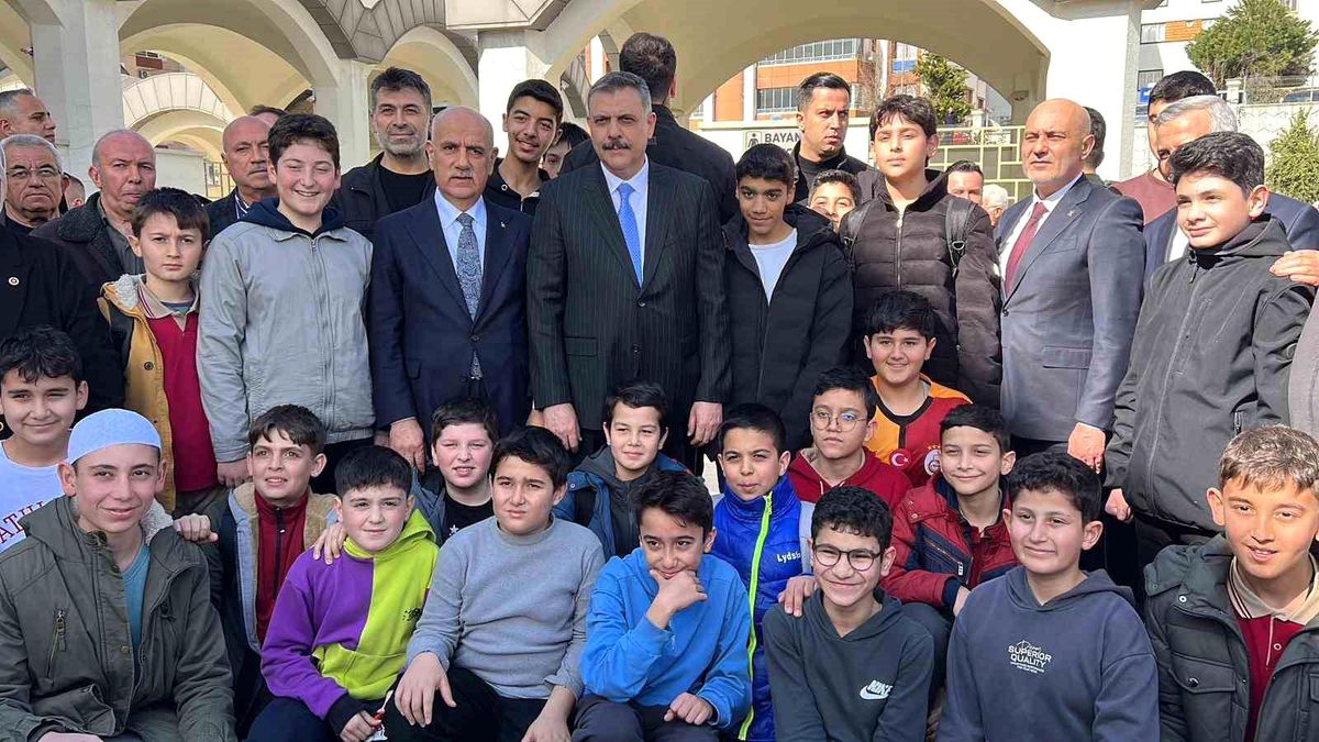 İçişleri Bakanı Çiftçi'ye Kahramanmaraşlıların ilgisi yoğun oldu