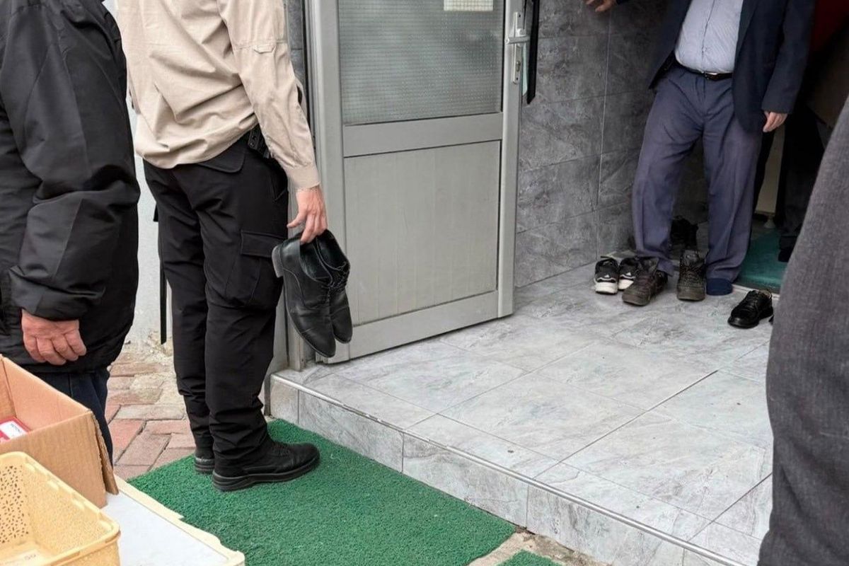 Koruma polisine ayakkabılarını tutturan kaymakam, asaleten atandı