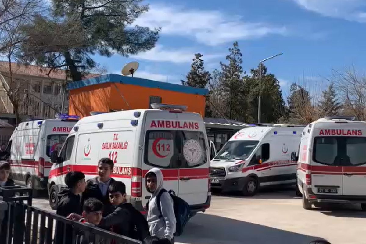 Okulda cıva zehirlenmesi! Öğrenciler hastaneye kaldırıldı