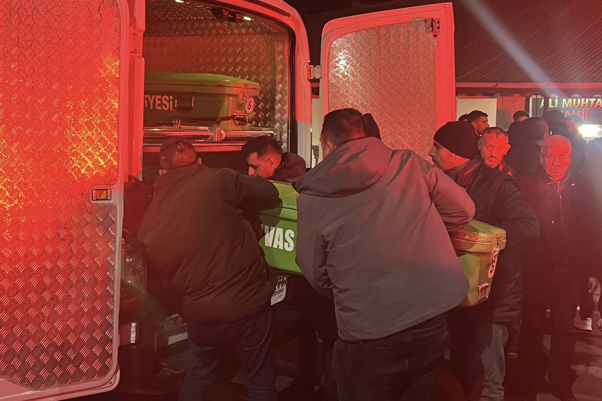 Teravih namazı giden kayınvalide ile gelin, evlerine tabutta döndü
