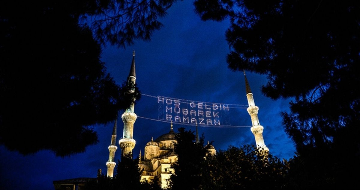 21 ŞUBAT BUGÜN İSTANBUL İFTAR VE SAHUR SAATİ: Bugün İstanbul'da oruç kaçta açılacak, sahura saat kaçta kal...