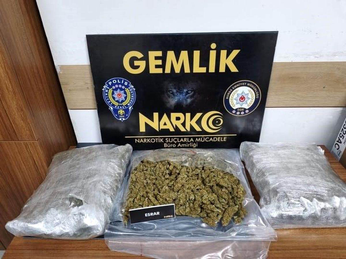 Bursa'da zehir tacirine büyük darbe: 3,7 kilo esrar ele geçirildi