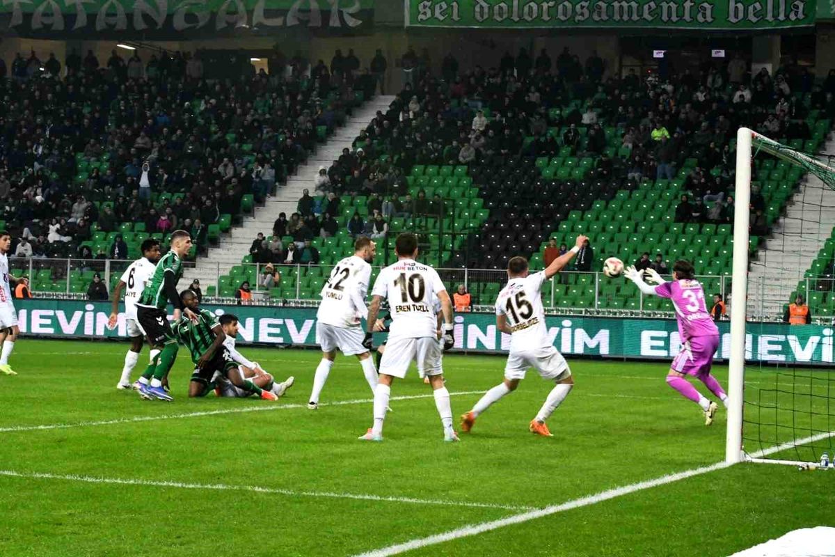 Düşme potasındaki Sakaryaspor'da teknik direktör istikrarsızlığı