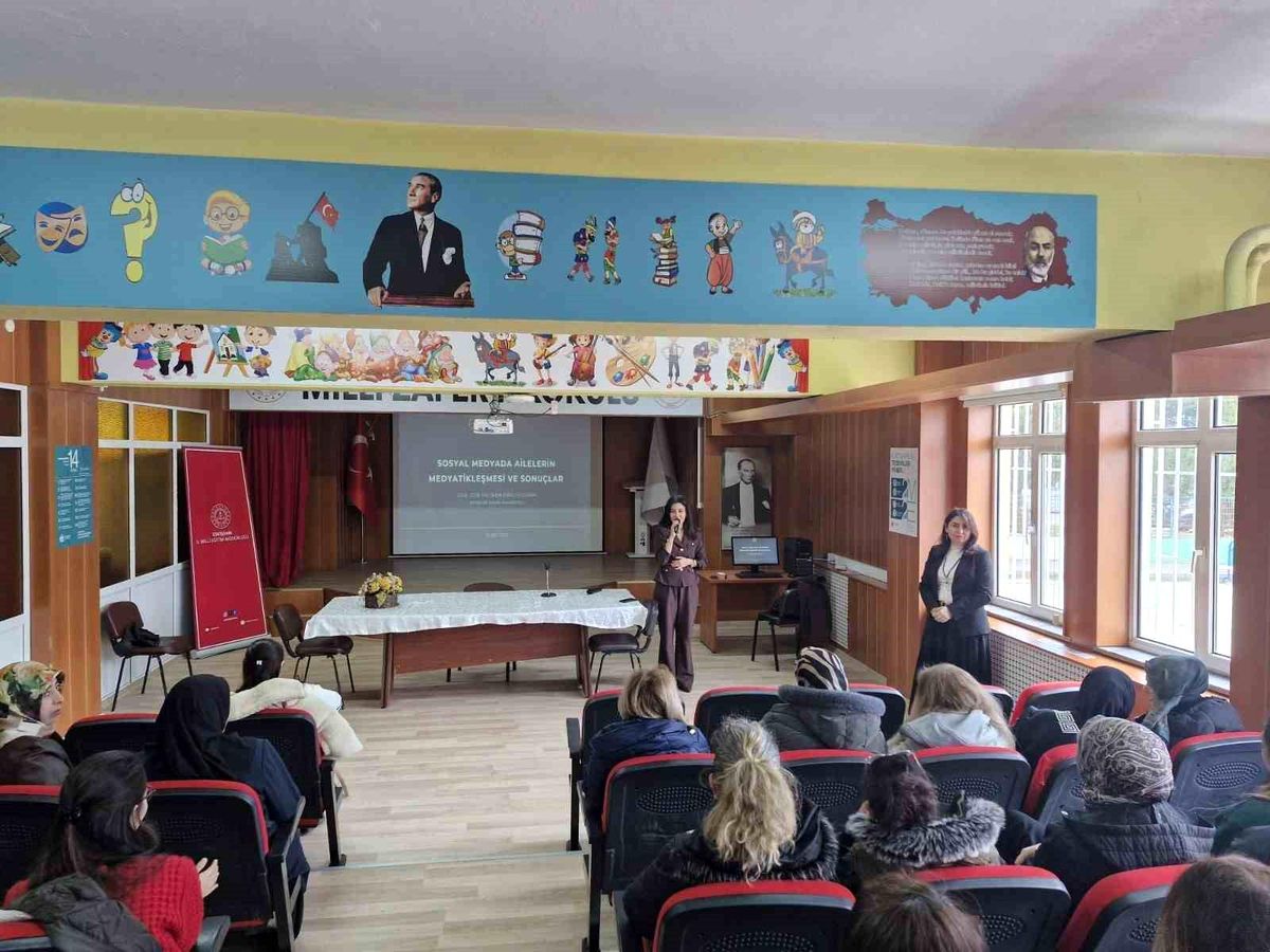 Eskişehir'de Velilere Dijital Dünya ve Çocuk Gelişimi Seminerleri