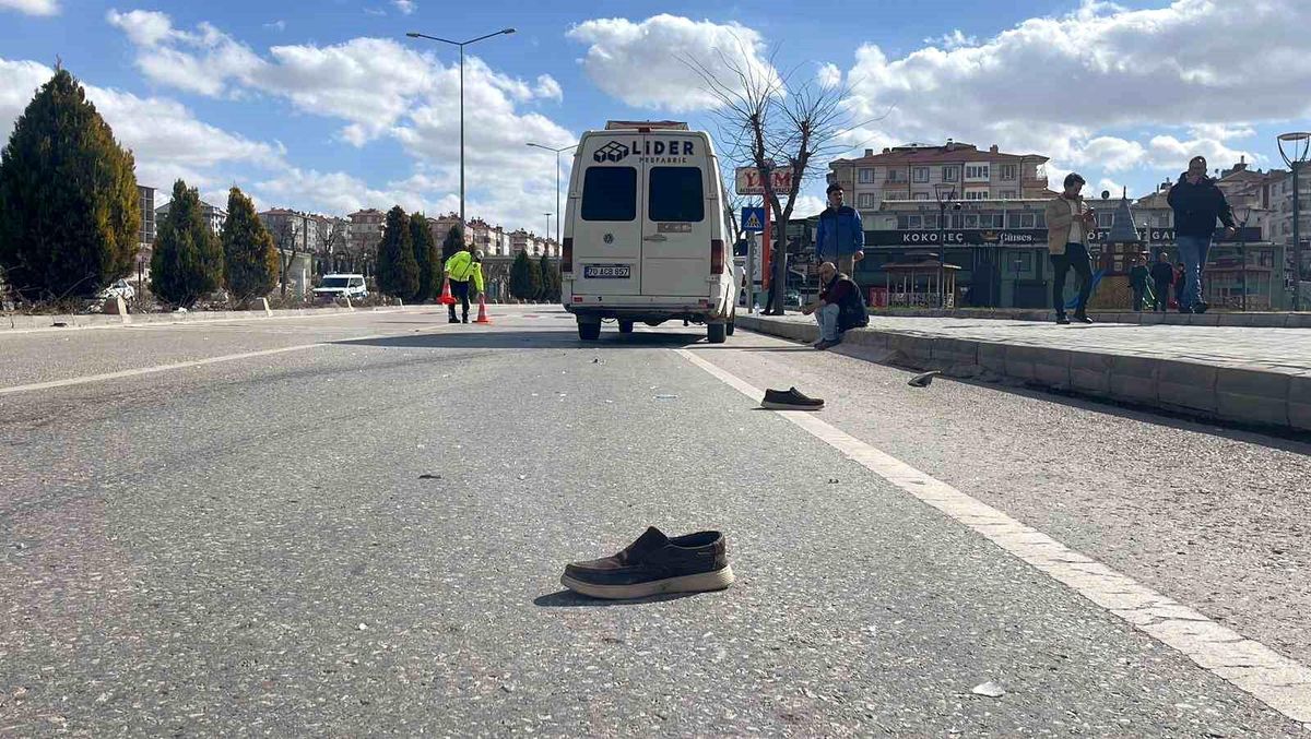 Karaman'da minibüsün çarptığı yaya ağır yaralandı