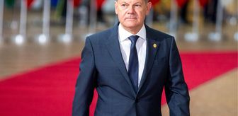 Olaf Scholz'un sekreterinin adı da Epstein belgelerinde
