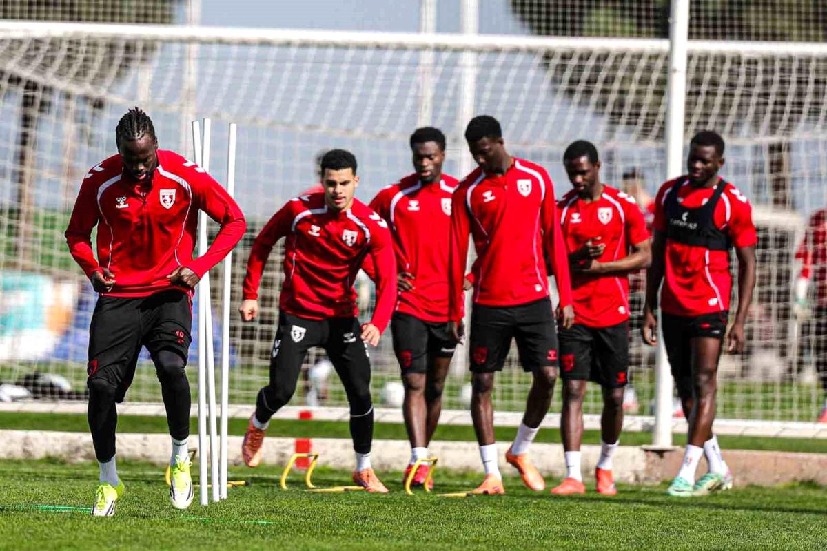 Samsunspor, Fatih Karagümrük deplasmanında galibiyet arıyor