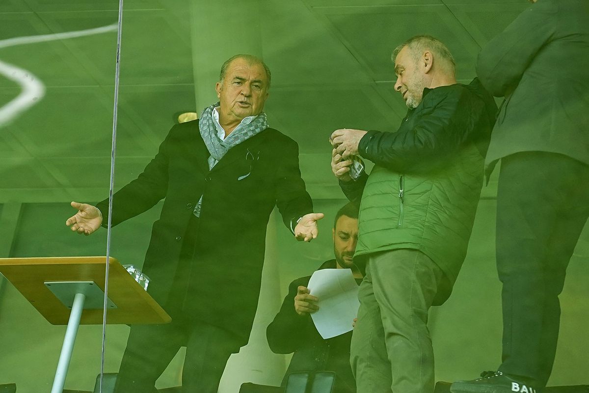 Süper Lig'de Fatih Terim sürprizi! Yakın dostu Levent Şahin'i ilk maçında yalnız bırakmadı