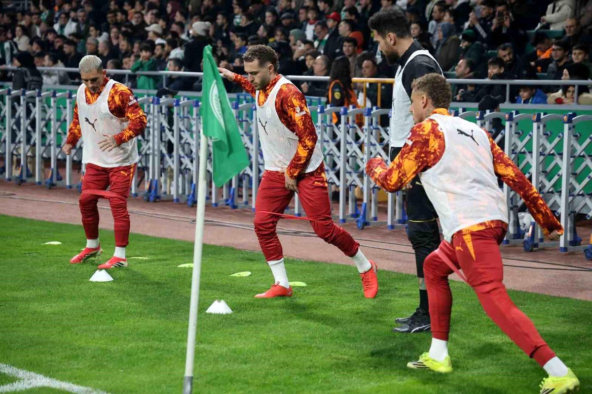 Trendyol Süper Lig: Konyaspor: 0 Galatasaray: 0 (İlk yarı)