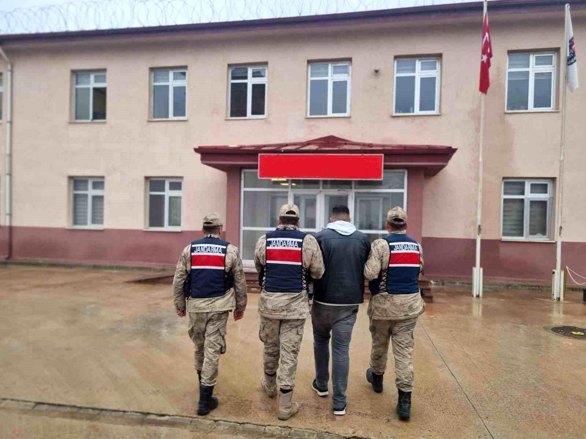 Yağma suçundan kesinleşmiş 16 yıl cezayla aranan şahıs yakalandı