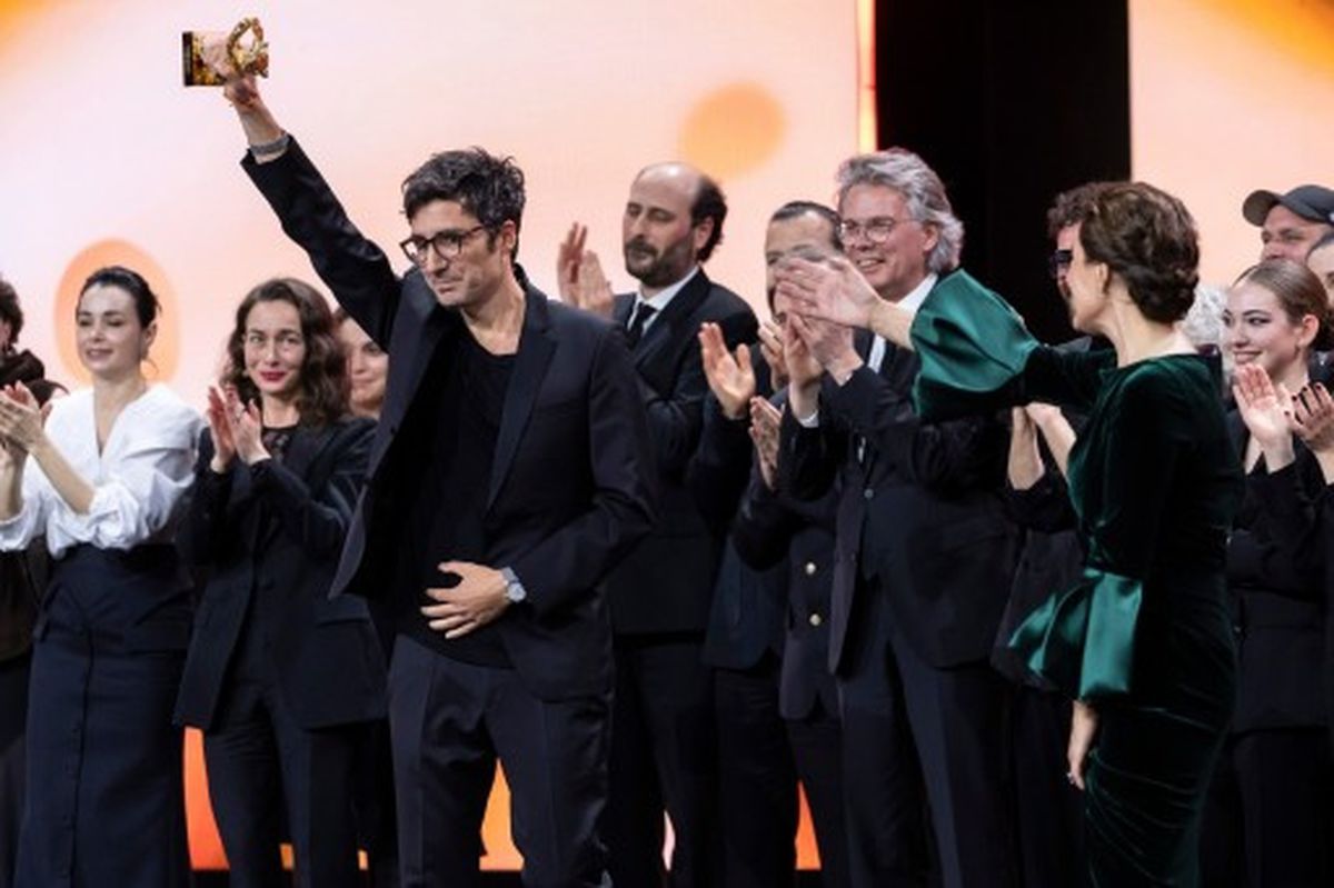 76'ncı Berlin Film Festivali'nde Altın Ayı ödülünü 'Sarı Zarflar' kazandı