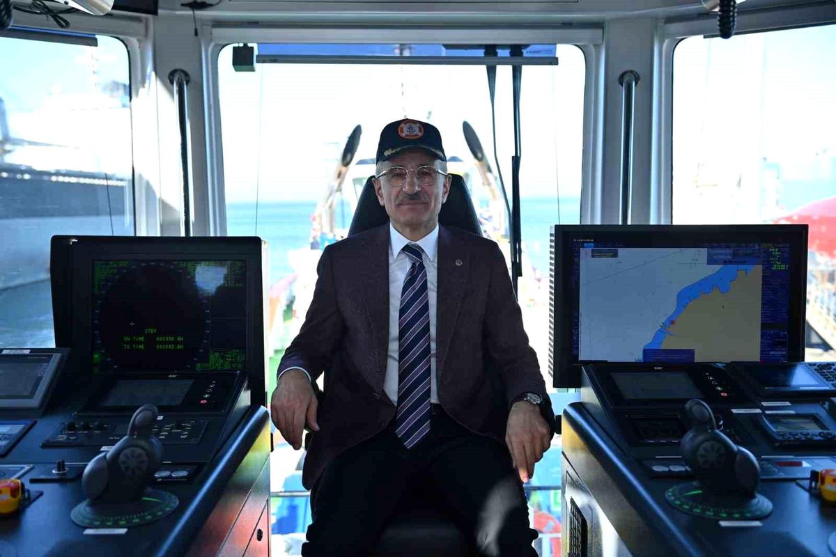Bakan Uraloğlu: "İstanbul'da gemilere 7 gün 24 saat kesintisiz haberleşme hizmeti sunacağız"