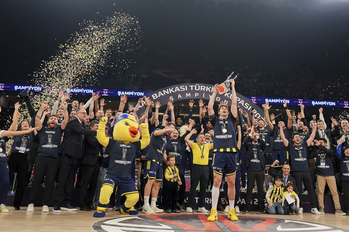 Beşiktaş'ı deviren Fenerbahçe Beko, Türkiye Kupası'nda şampiyon