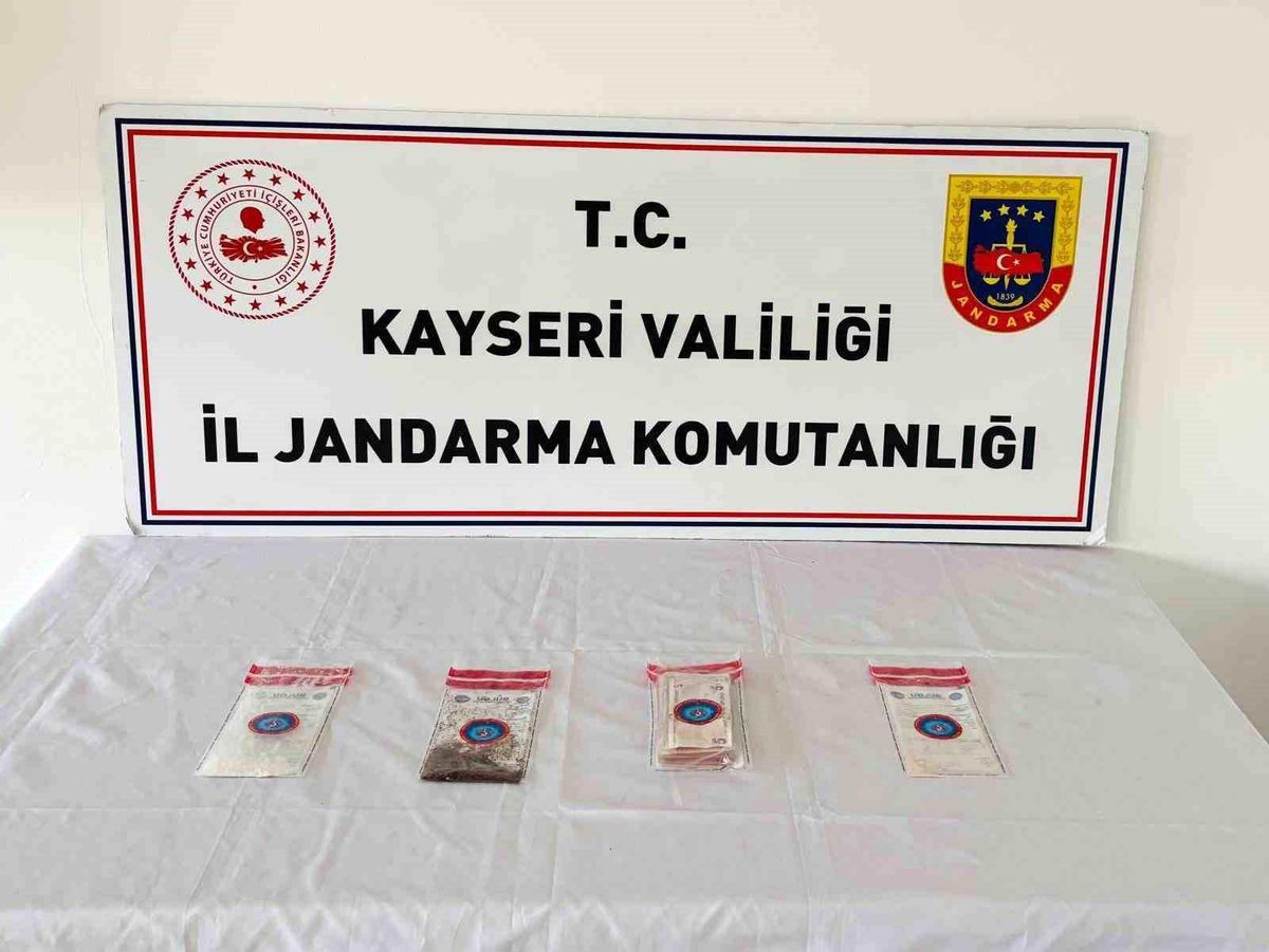 Kayseri'de 15 yıl kesinleşmiş hapsi bulunan uyuşturucu taciri yakalandı