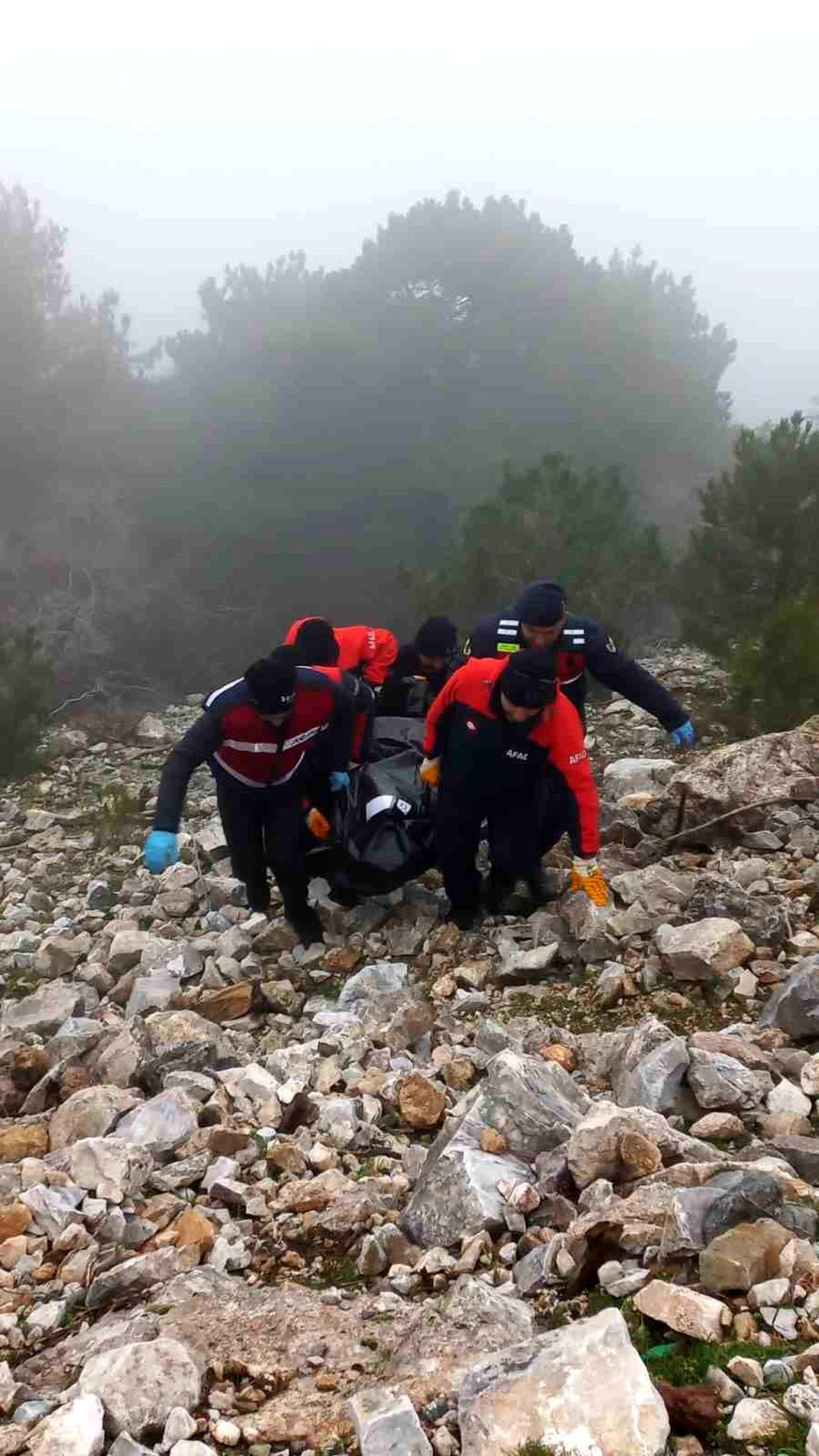 Kuşadası'nda uçurumdan düşen şahıs hayatını kaybetti
