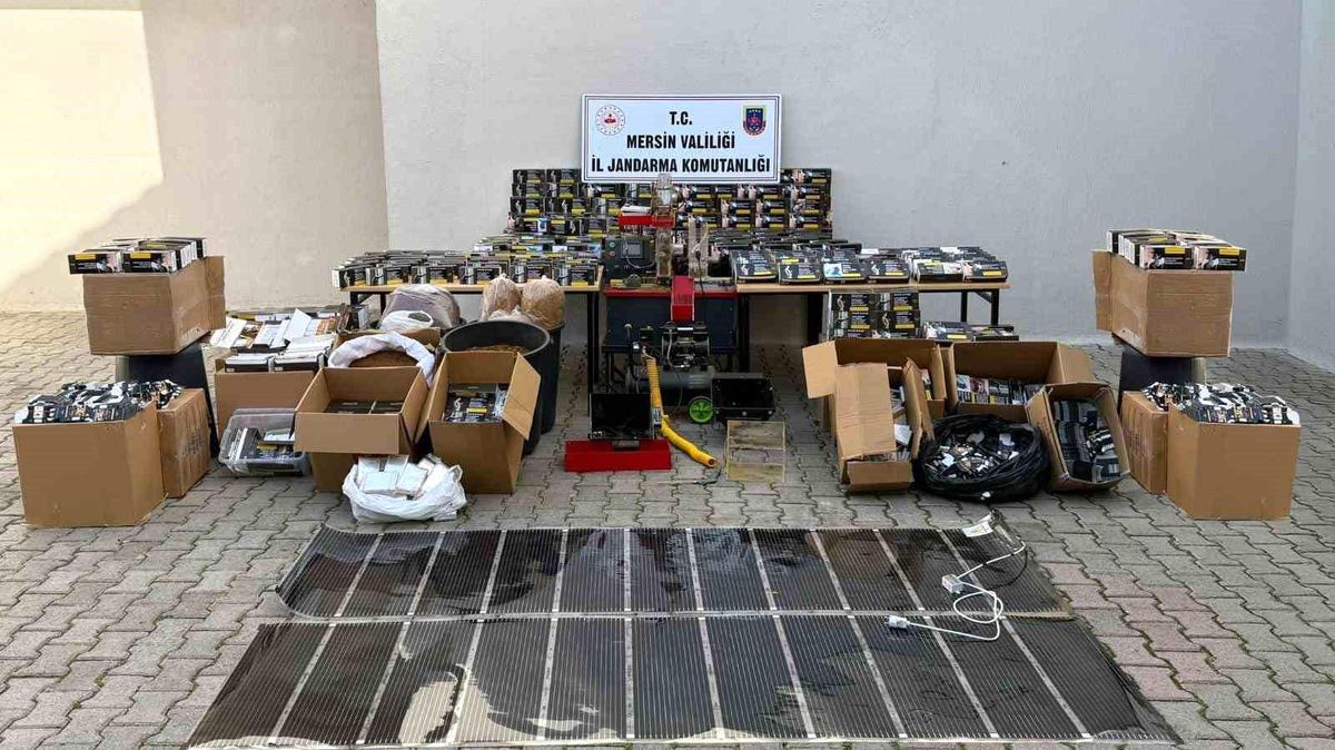 Mersin'de evinde kaçak sigara üretimi yapan şüpheli gözaltına alındı