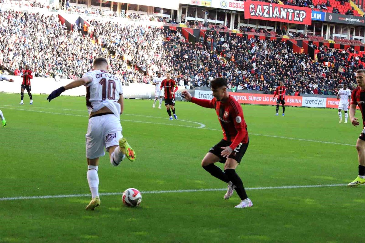 Gaziantep FK - Trabzonspor Maçı: İlk Dakikalar 0-0