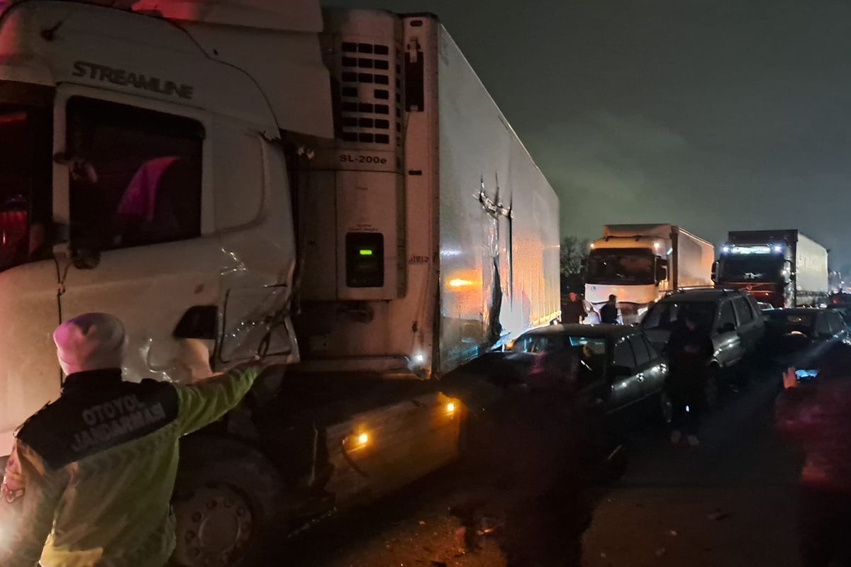 16 aracın karıştığı kazanın nedeni akıl almaz! Tır sürücüsü yaşananları anlattı