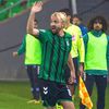 Caner Erkin, Sakaryaspor ile 12 maçta 4 kere kırmızı kart gördü