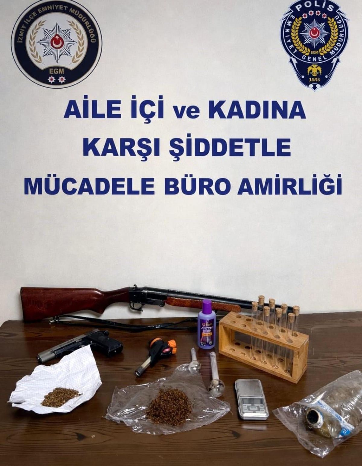 Çok sayıda suç kaydı bulunan şüphelinin evinden silah ve uyuşturucu çıktı