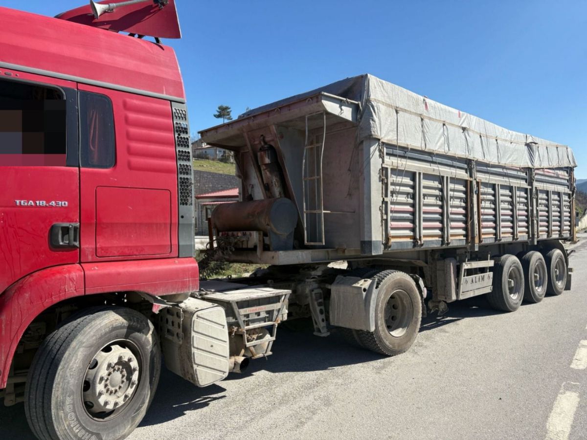 Samsun'da Denetim İstasyonuna Girmeyen Çekiciye 48 Bin 70 Lira Ceza
