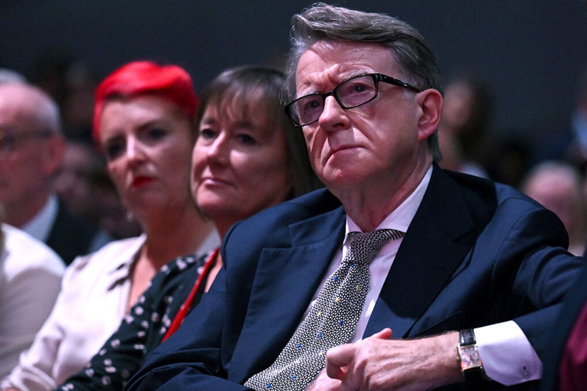 Epstein dosyalarında adı geçen İngiltere’nin eski ABD Büyükelçisi Peter Mandelson tutuklandı.