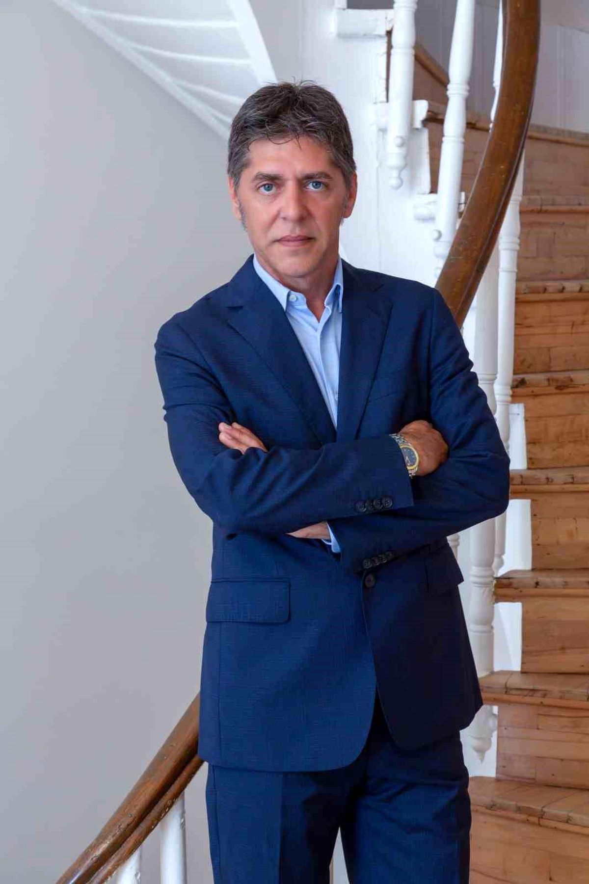 Eşini oyuncu Dolunay Soysert ile aldattığı iddia edilen Konda Araştırma Şirketi Yönetim Kurulu Başkanı'na ...