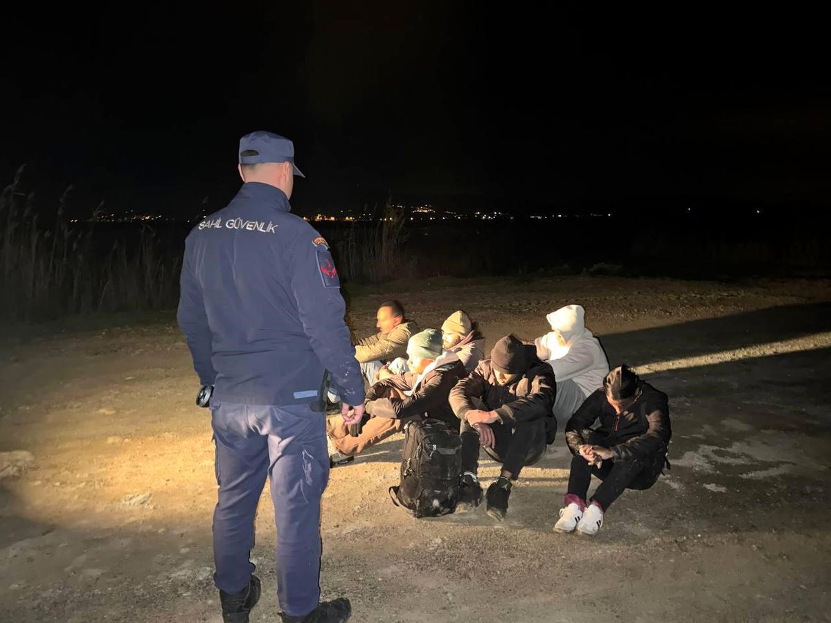 İzmir'de 30 düzensiz göçmen yakalandı