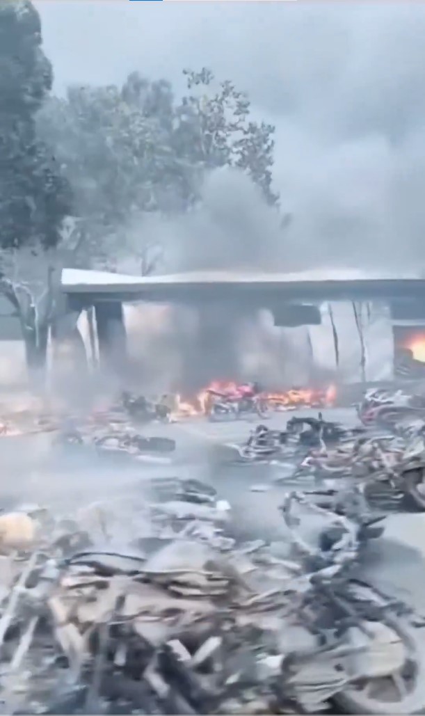 Mexico turned into a battlefield in one day! Streets are burning