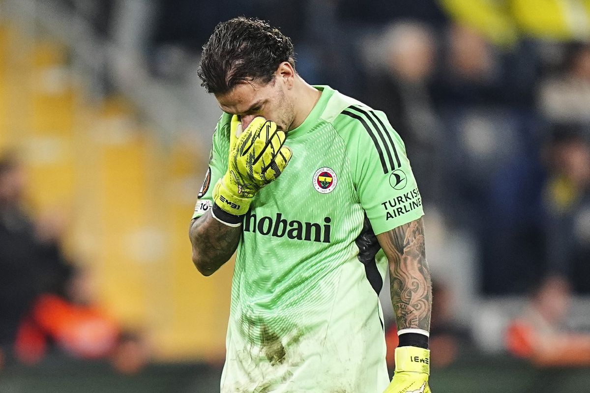 Tedesco, Ederson'un sahalardan uzak kalacağı süreyi açıkladı