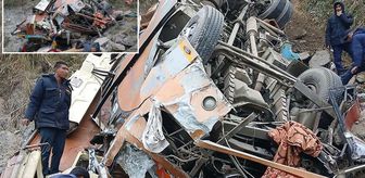 Katliam gibi kaza! Cansız bedenleri otobüsten güçlükle çıkardılar