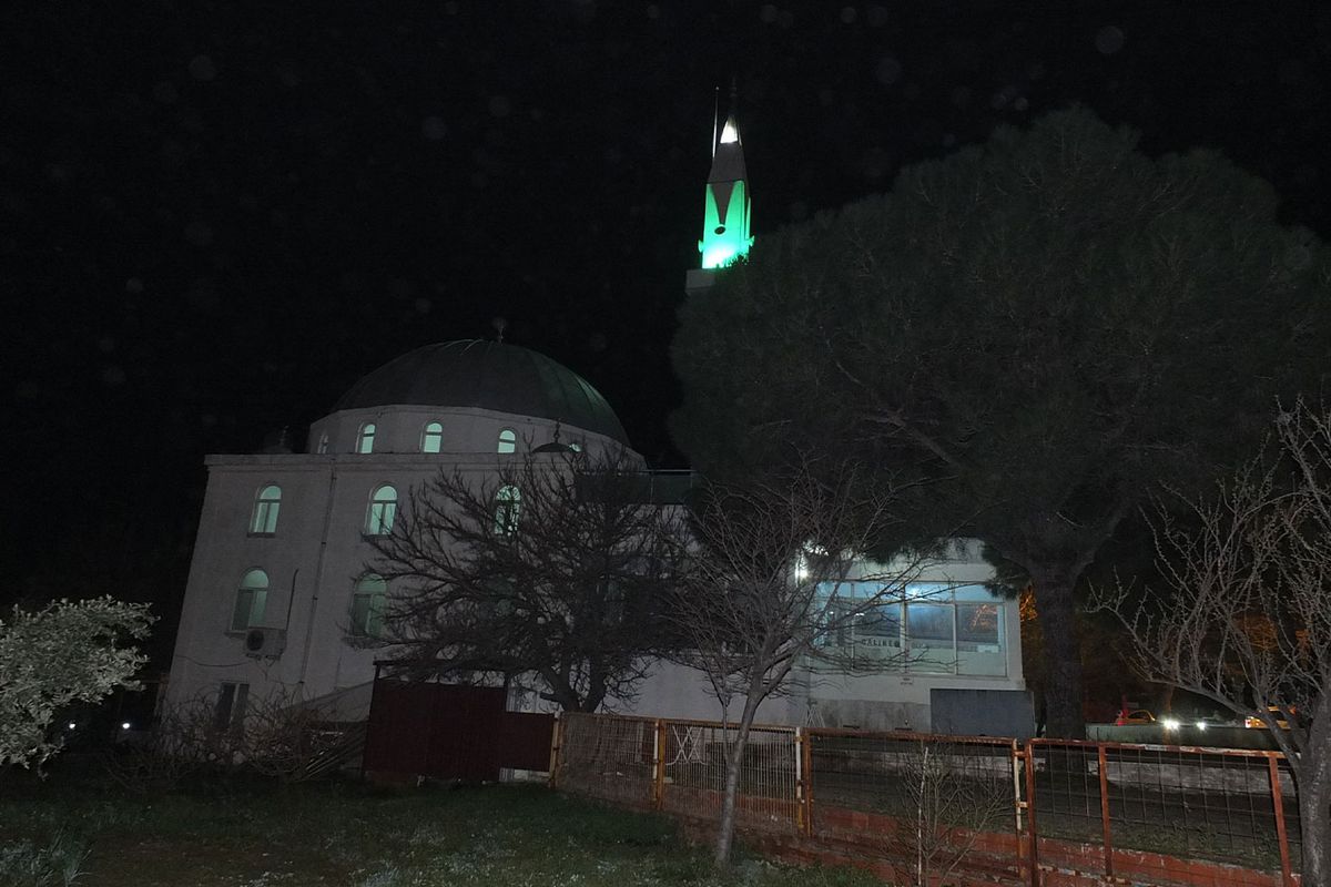 Balıkesir'de 3 dakika erken okunan ezan kafaları karıştırdı