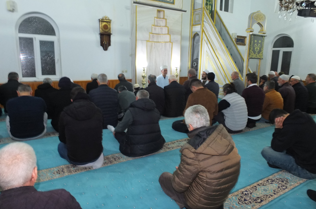 balikesir de 3 dakika erken okunan ezan kafalari 19598137 6123 m
