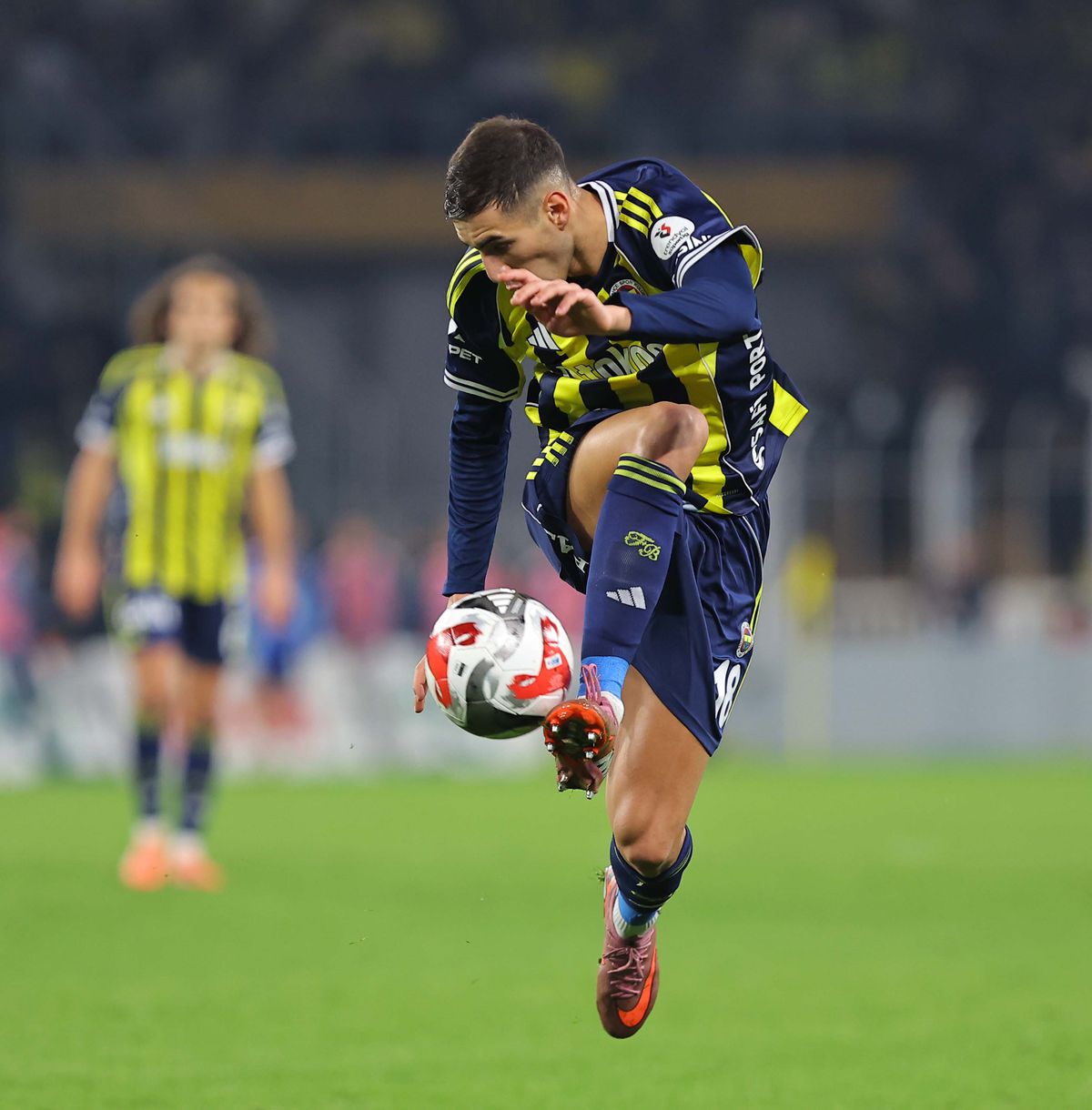 Fenerbahçe'de stoper sıkıntısı