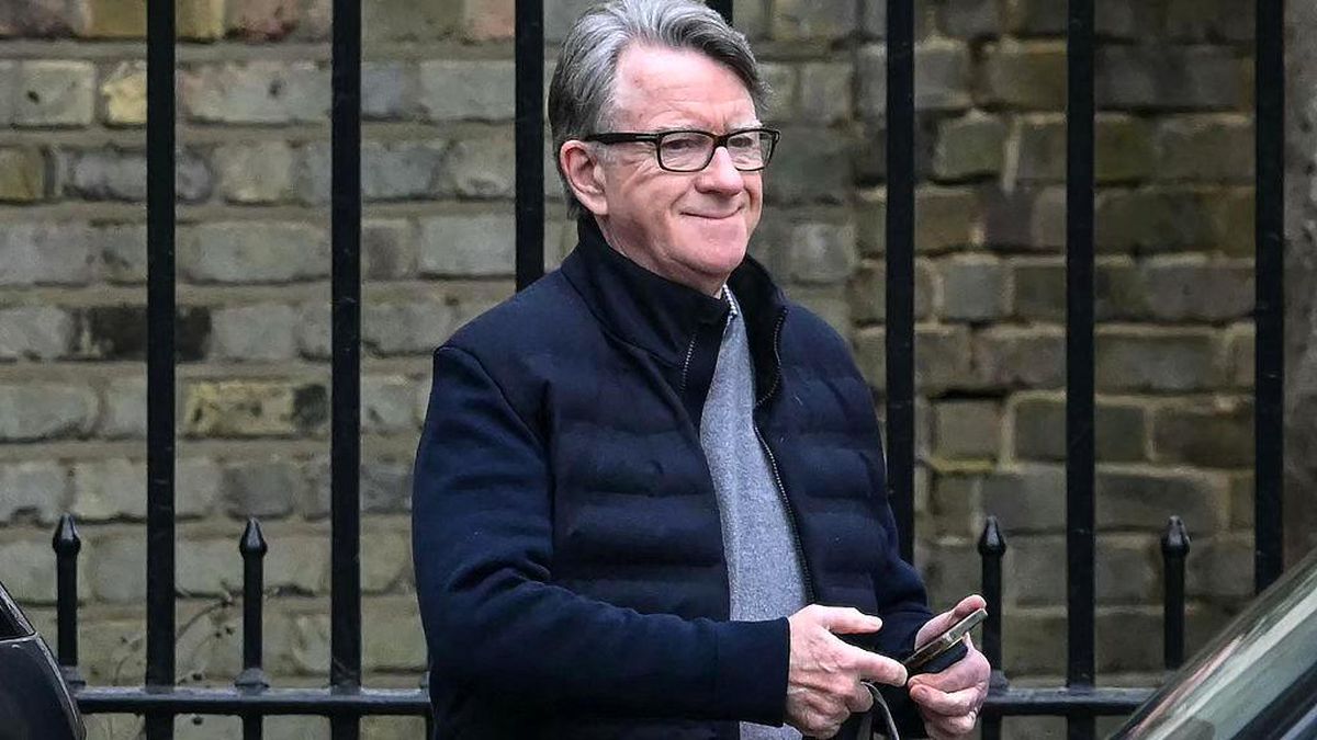 Epstein belgeleri: Mandelson Lordlar Kamarası'ndan istifa etti