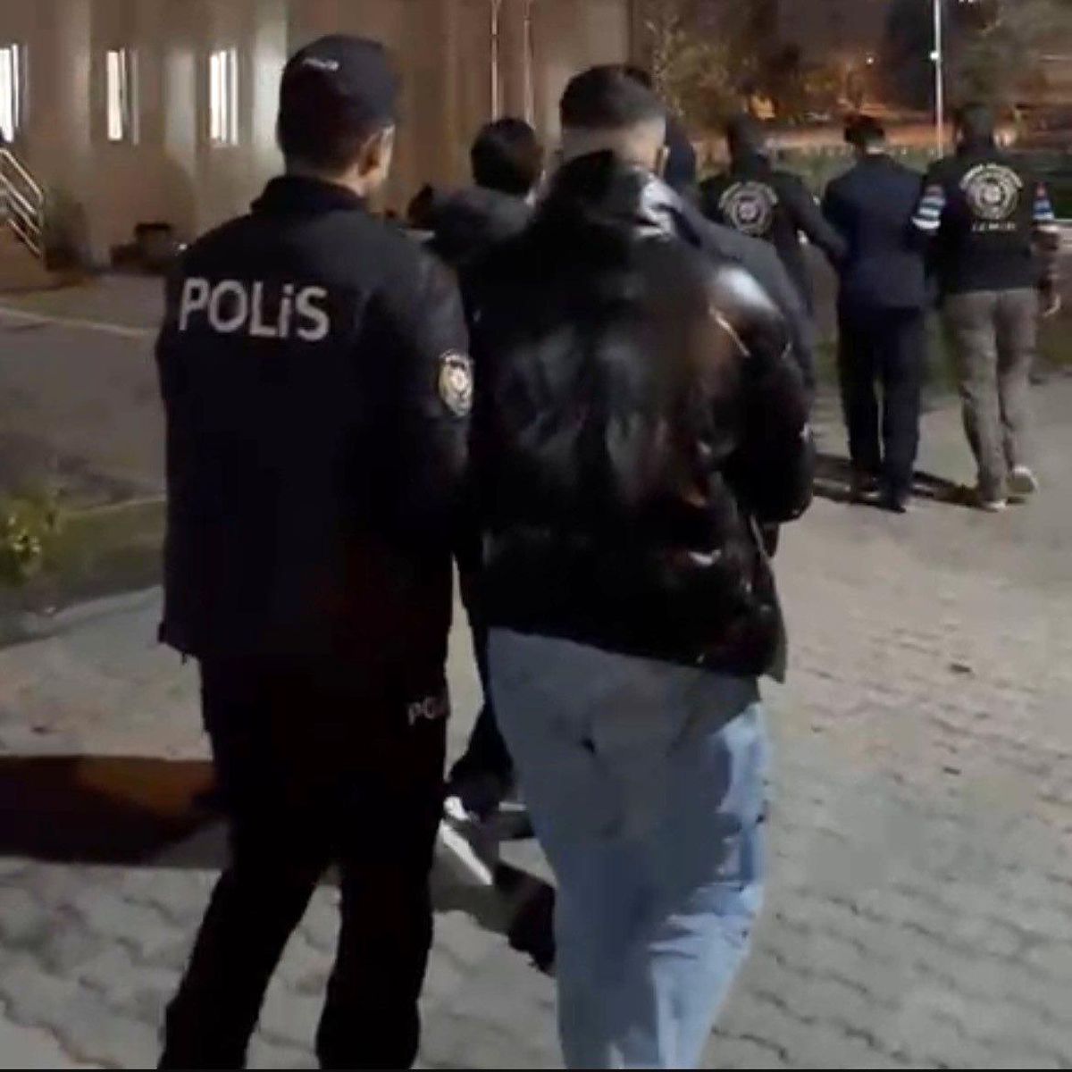 İzmir'de Erasmus öğrencilerini rehin alan sahte polisler tutuklandı