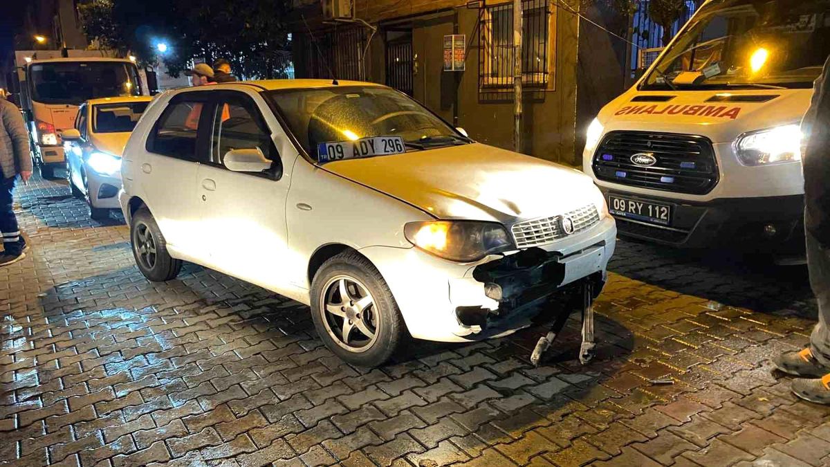 Otomobille çarpışan motosikletin sürücüsü yaralandı
