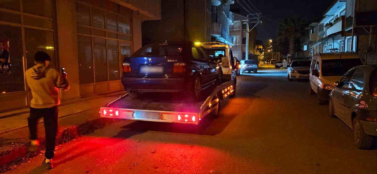 Sakarya'da drift atan iki sürücüye toplam 116 bin 434 lira ceza kesildi