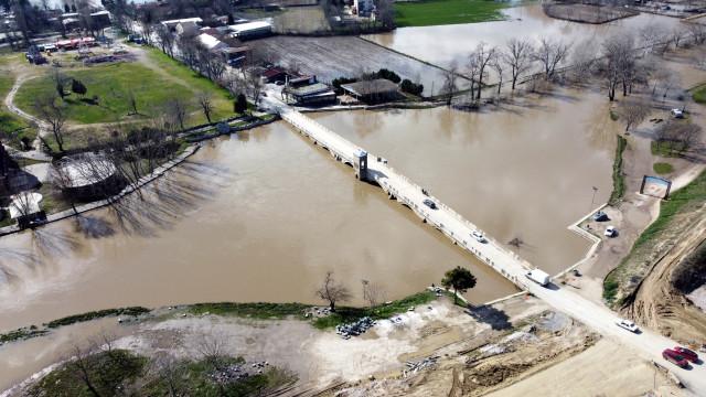 The truck driver stranded in floodwaters for 3 days was rescued