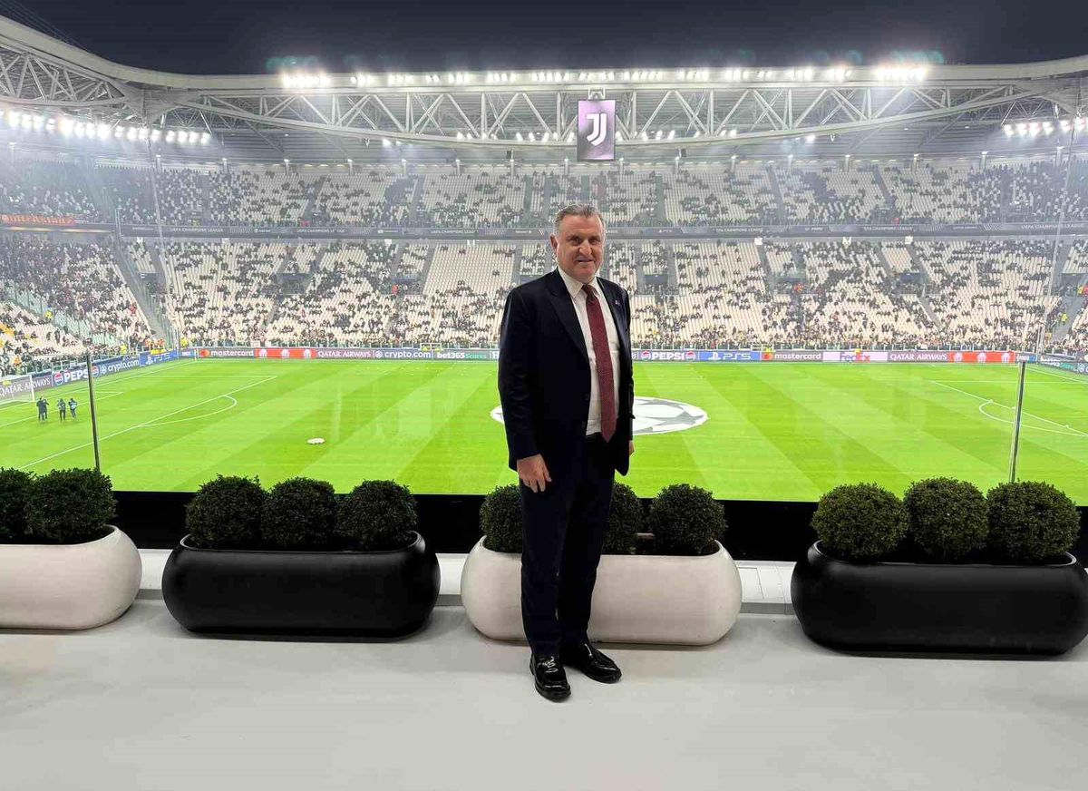 Bakan Osman Aşkın Bak, Juventus Galatasaray maçını takip etti