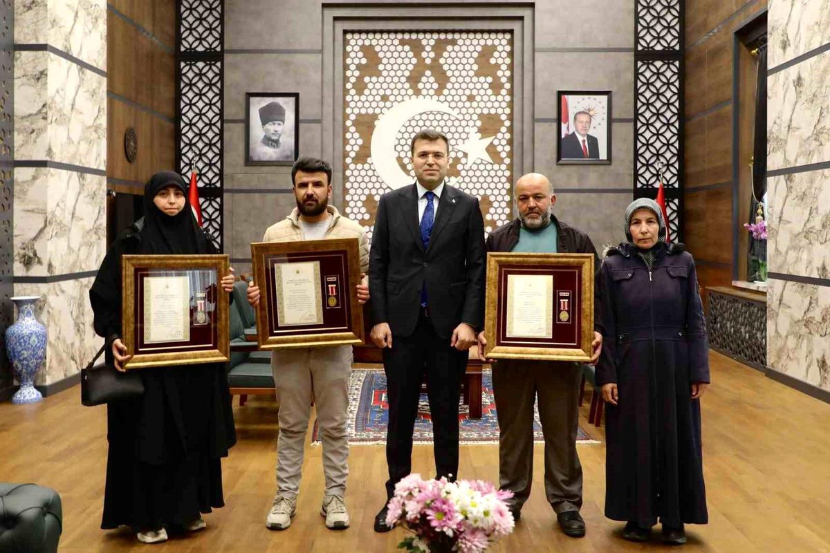 Devlet Övünç Madalyaları Şehit Ailelerine Takdim Edildi