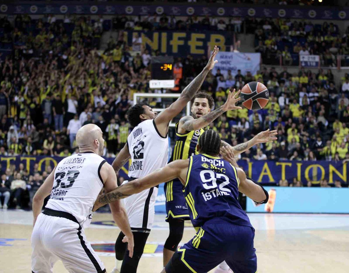Euroleague: Fenerbahçe: 81 Partizan: 78