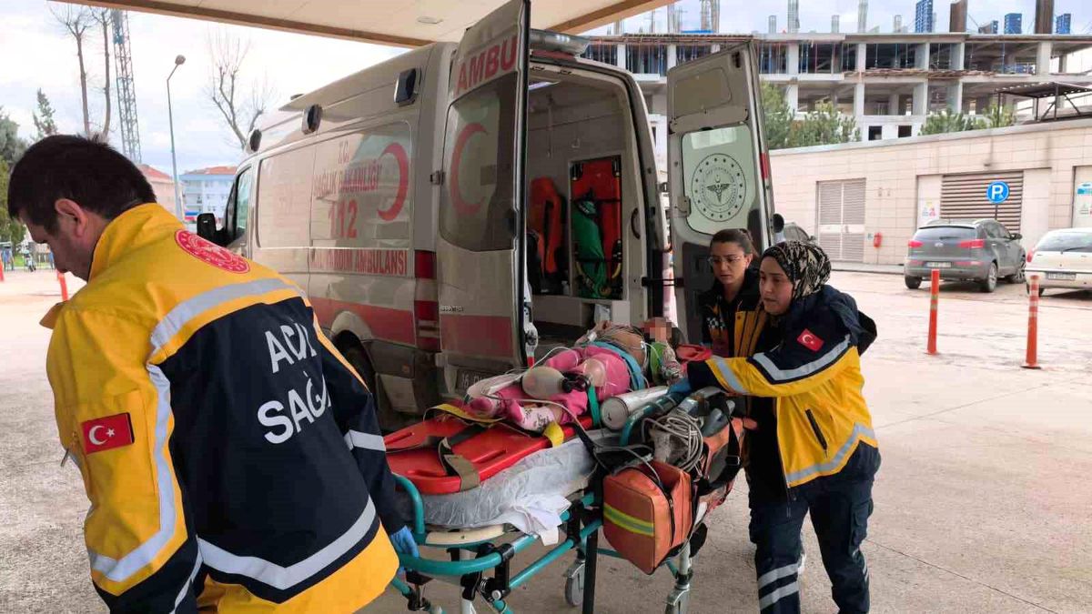 Hafif ticari aracın çarptığı çocuk ağır yaralandı