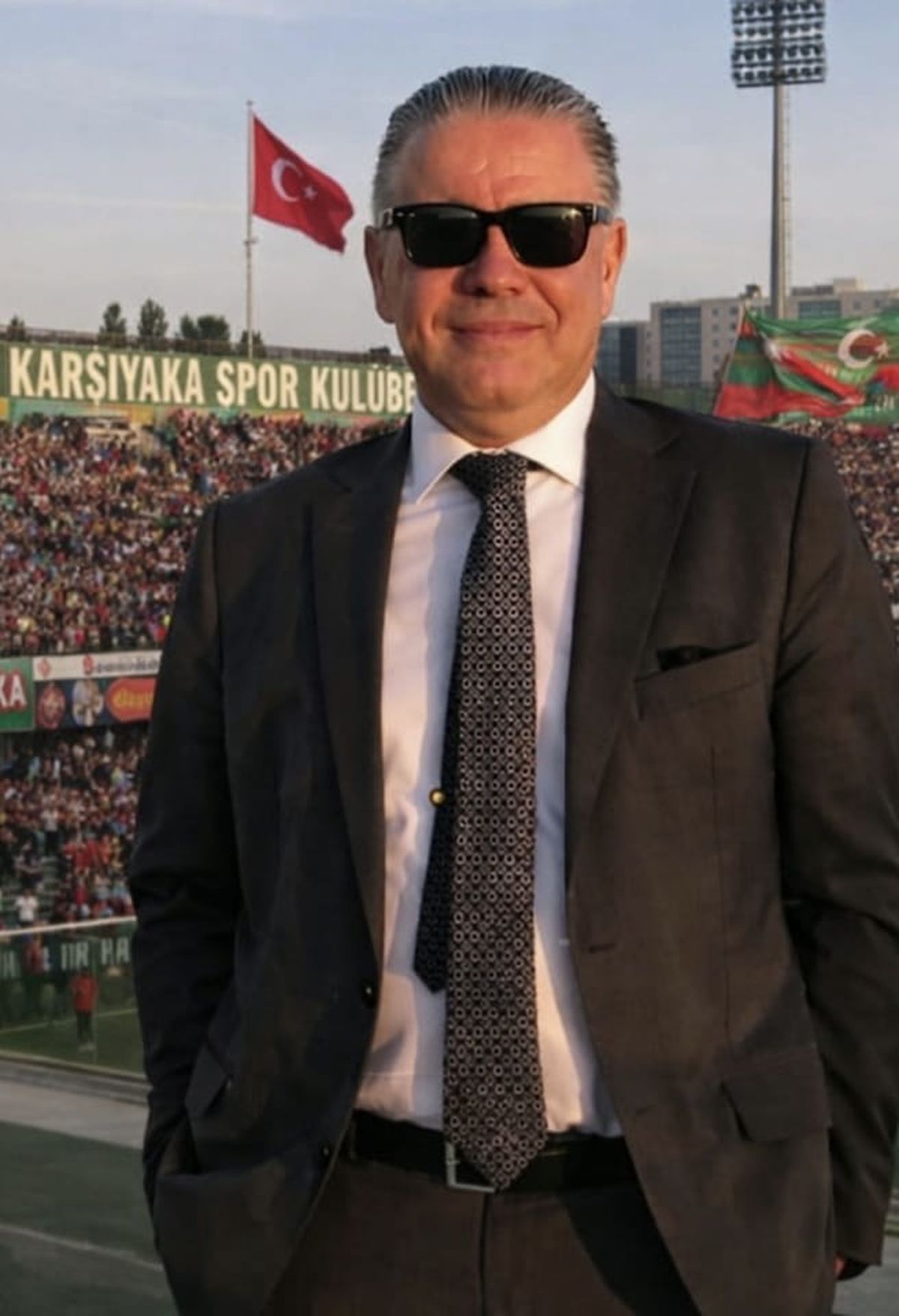 Karşıyaka'da divanda seçim günü
